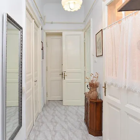 Apartment Ferienwohnung Fuer 5 Personen Ca 60 Qm In Pula, Istrien Istrische Riviera - B61765