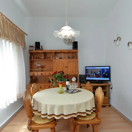 Ferienwohnung Fuer 5 Personen Ca 60 Qm In Pula, Istrien Istrische Riviera - B61765 *